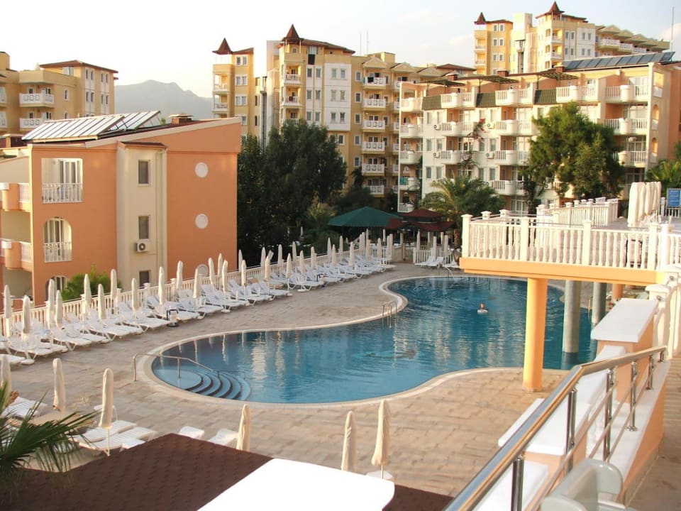 Pool am Morgen Hotel Club Paradiso