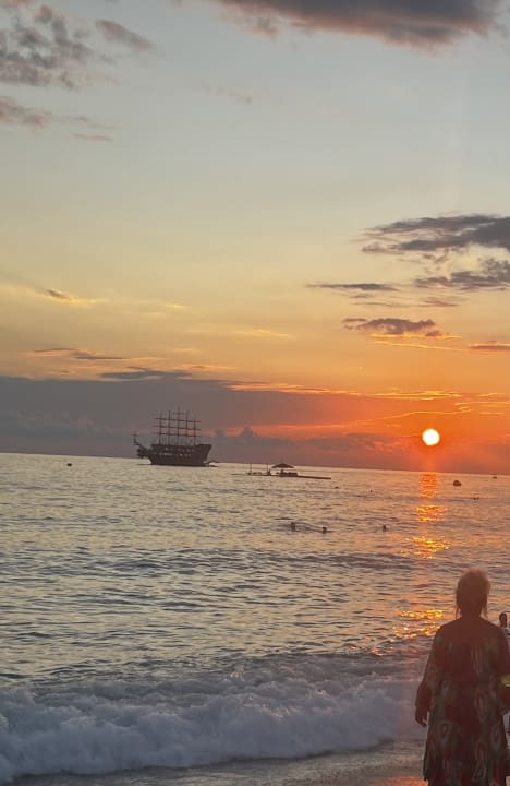 Strand Riviera Hotel & Spa