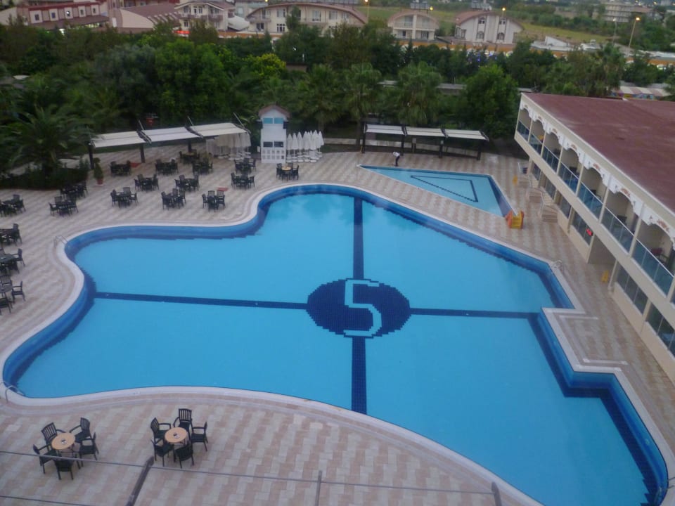 Grosser Pool, Morgens um 7 Uhr Hotel Sultan of Side