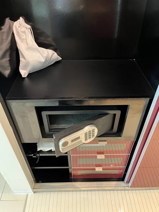 Zimmer W Abu Dhabi - Yas Island