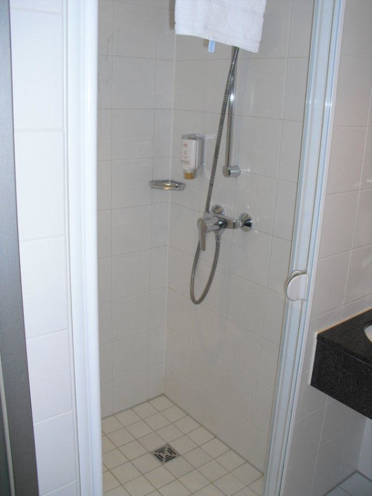Zimmer 615 - Die Dusche Mercure Hotel Hamburg Mitte