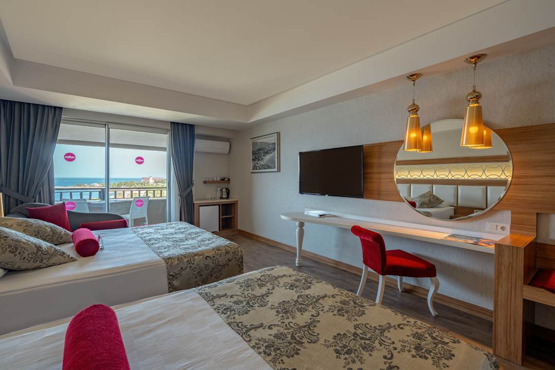 Zimmer Justiniano Deluxe Resort