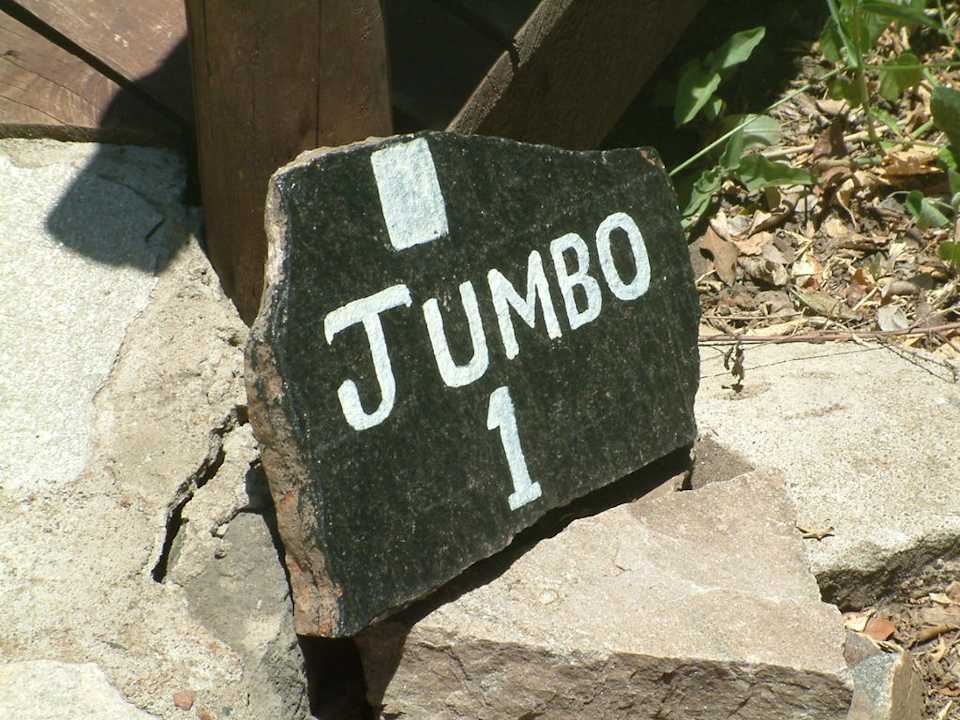 Stein mit Zeltnummer Mara Leisure Camp