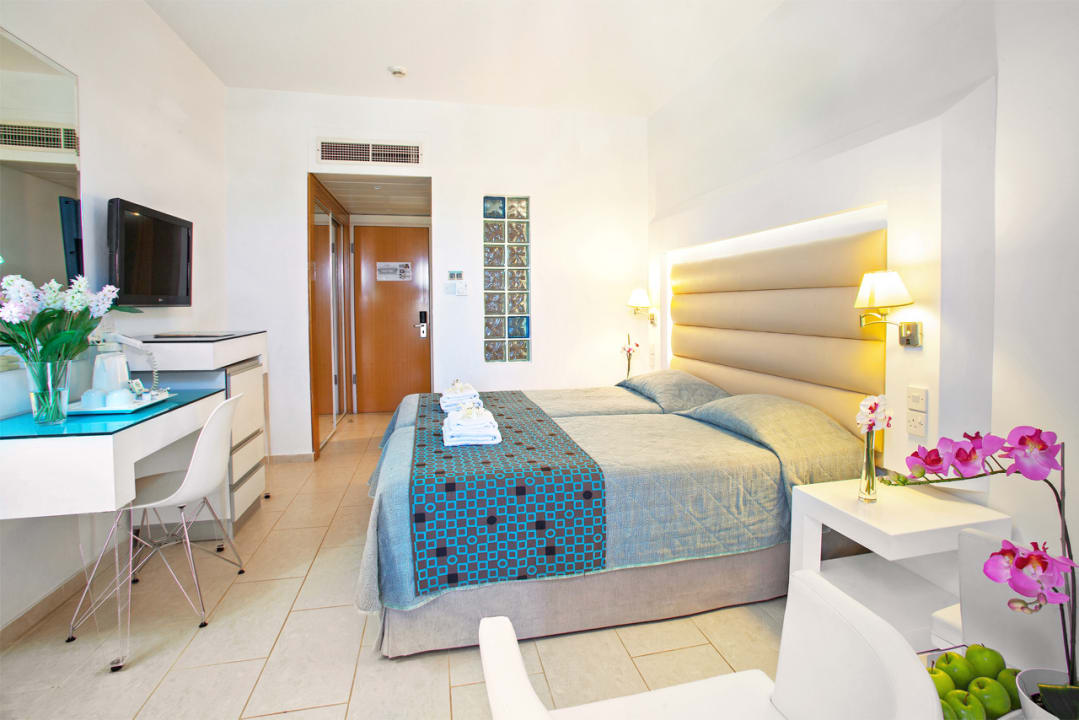 Zimmer Leonardo Cypria Bay - Family Resort