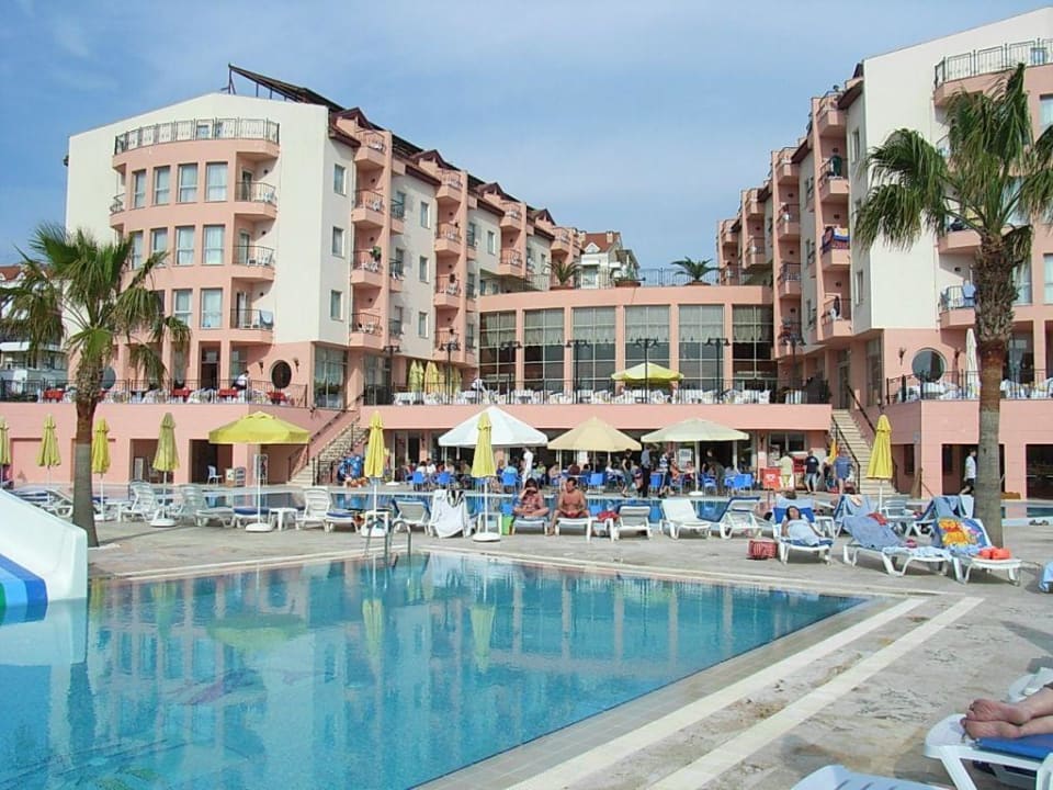 Außenansicht Royal Atlantis Beach Hotel
