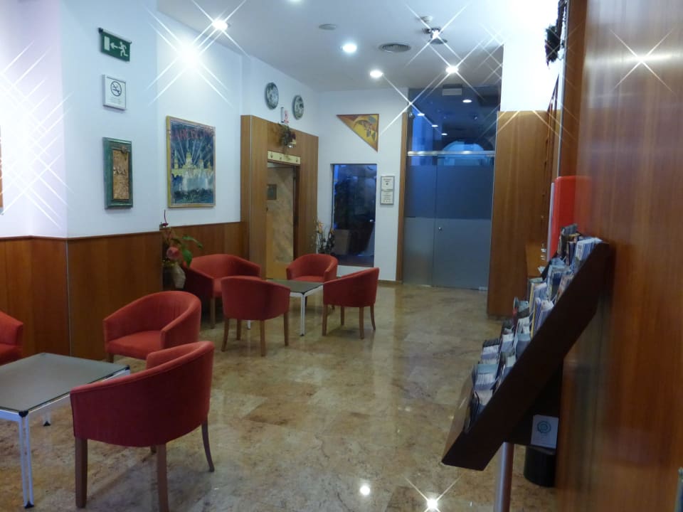 Lobby Leonardo Hotel Barcelona Las Ramblas