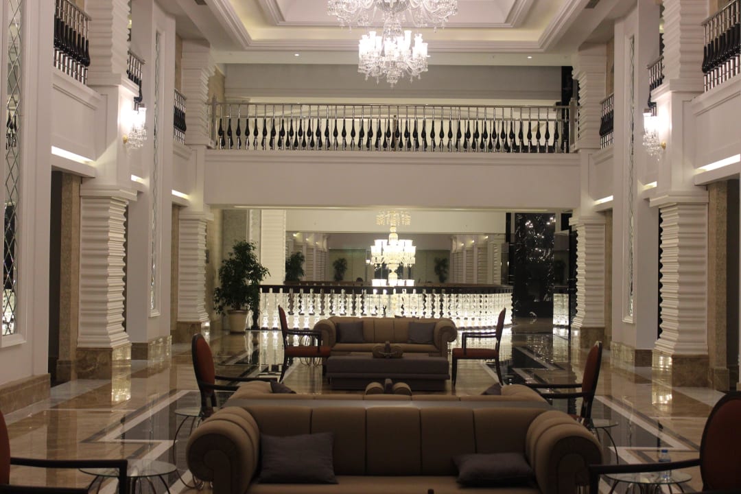 Lobby des neuen Relaxgebäudes Dobedan Exclusive Hotel And Spa