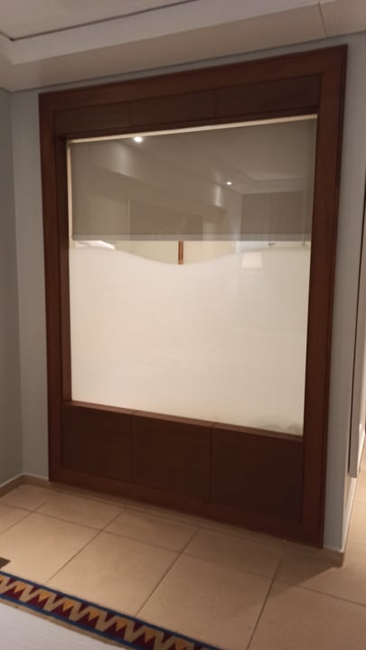 Zimmer Grand Rotana Resort & Spa