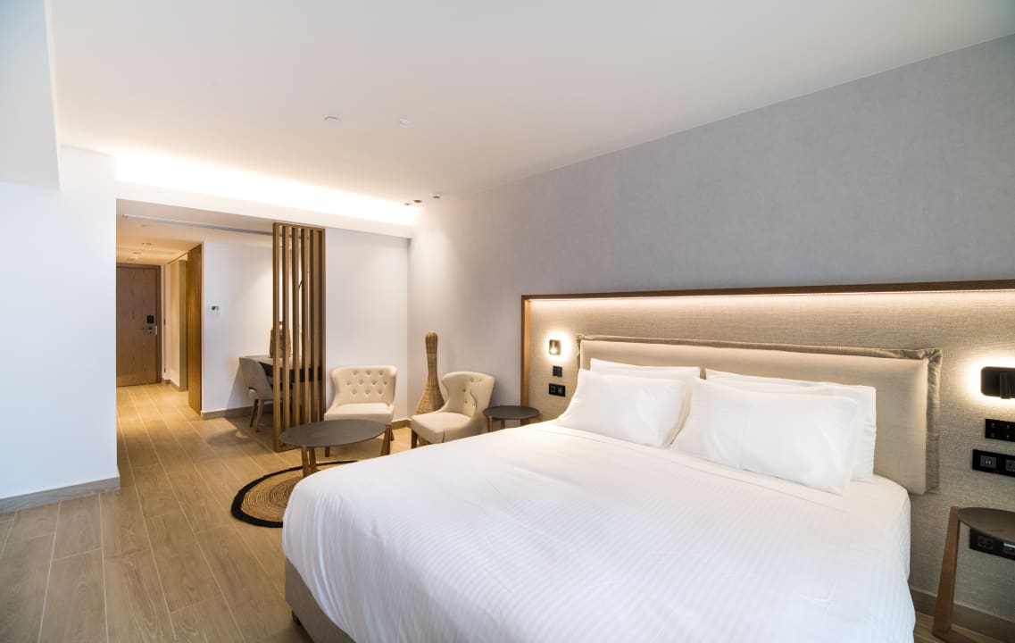 Zimmer AKASHA Beach Hotel & Spa