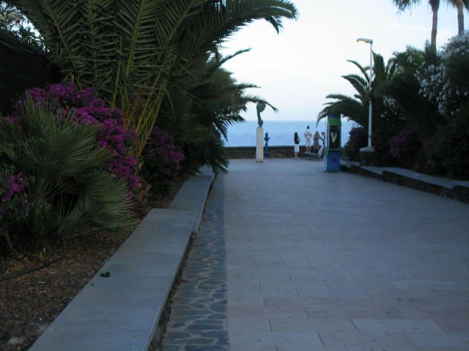 Weg zum Strand Bull Escorial & Spa