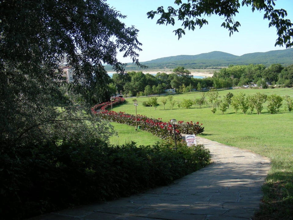 Blumenweg vom Pelican zur Unterführung Duni Royal Pelican Resort