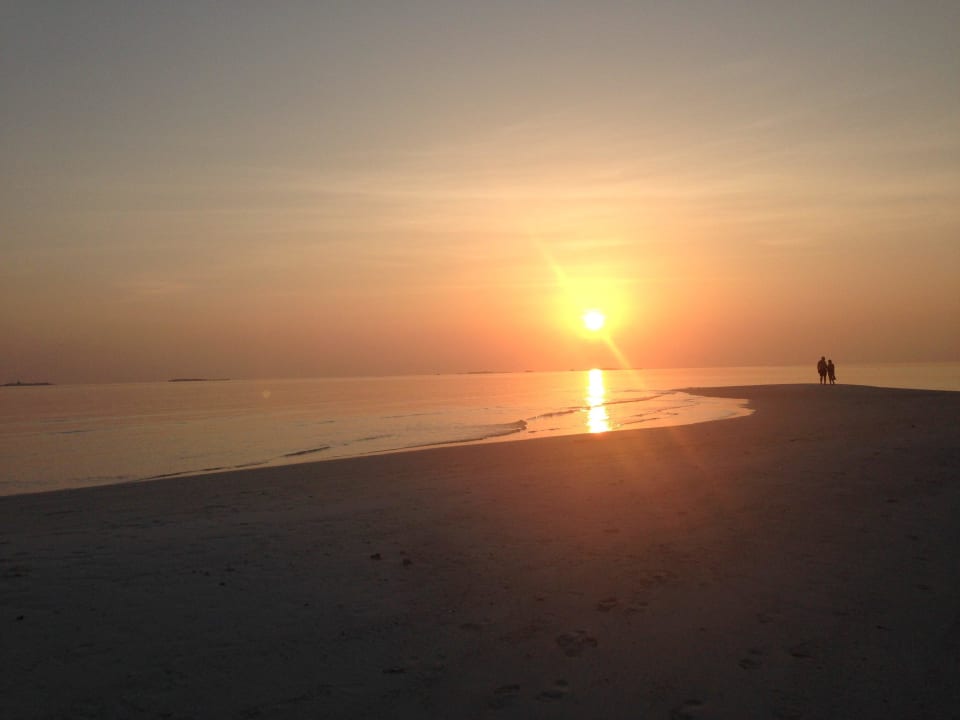 Strand bei Sonnenuntergang Ranveli Village