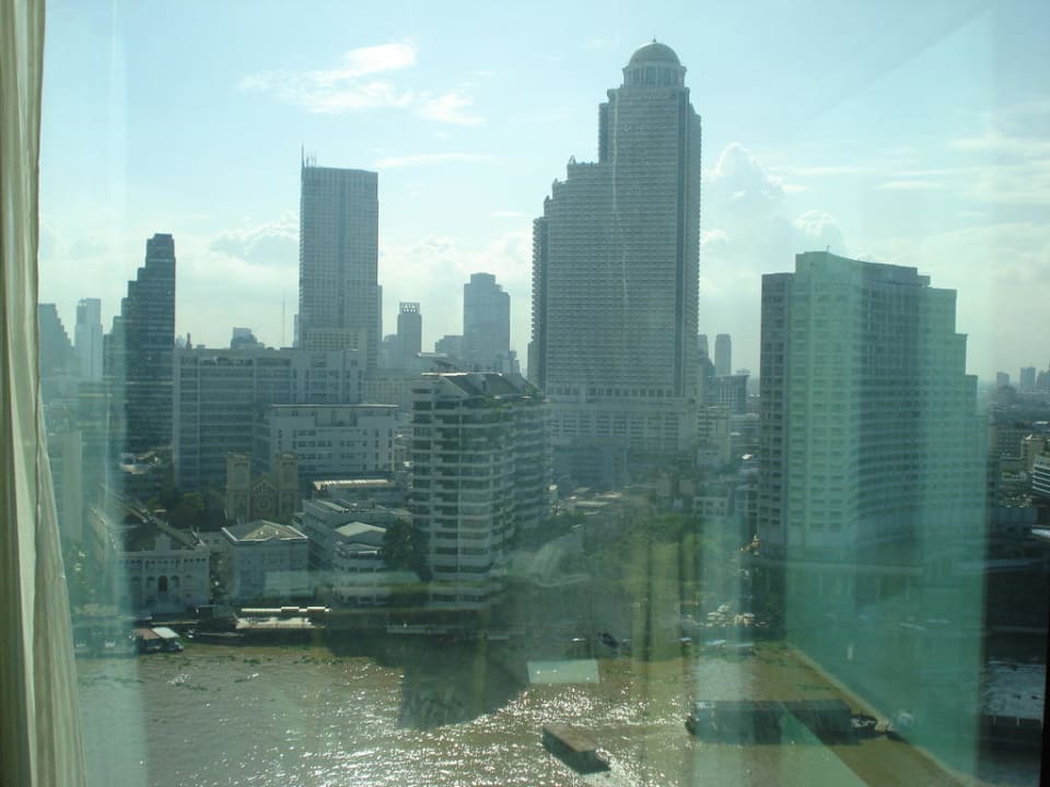 Ausblick vom Zimmer bei schönem Wetter Hotel The Peninsula Bangkok
