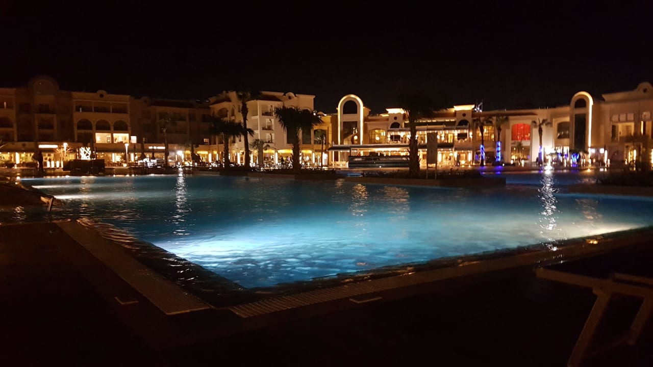 Pool bei Nacht Pickalbatros White Beach Resort - Hurghada
