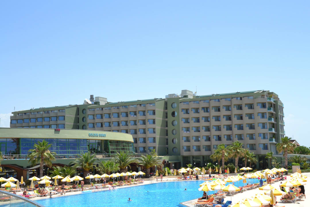 Pool VONRESORT Golden Coast