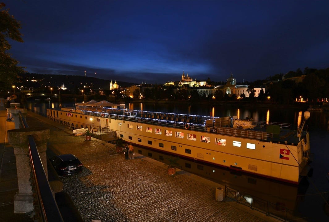 In the night Botel Florentina
