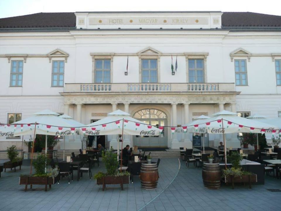 Hotel mit Terrasse Hotel Magyar Király