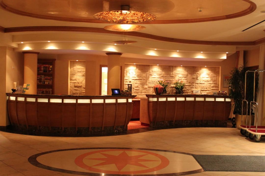 Rezeption aja Fürstenhaus am Achensee