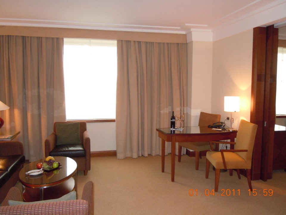 Blick ins Zimmer Regent Warsaw Hotel