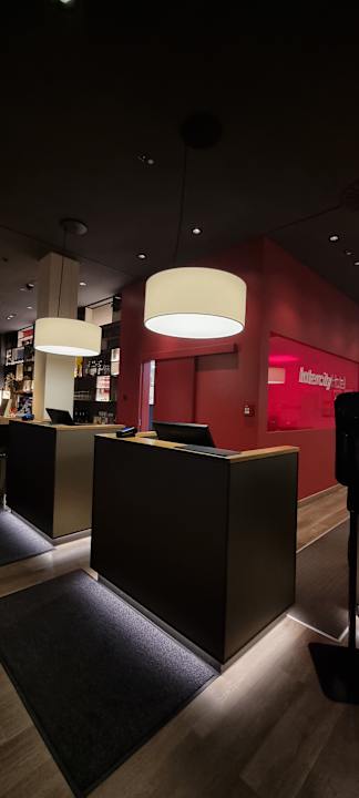 Lobby IntercityHotel Berlin Airport BER Terminal 1+2