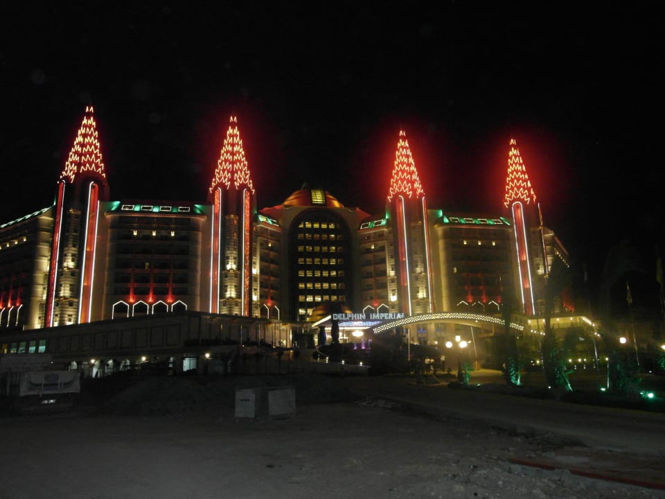 Hotel bei Nacht  Hotel Delphin Imperial