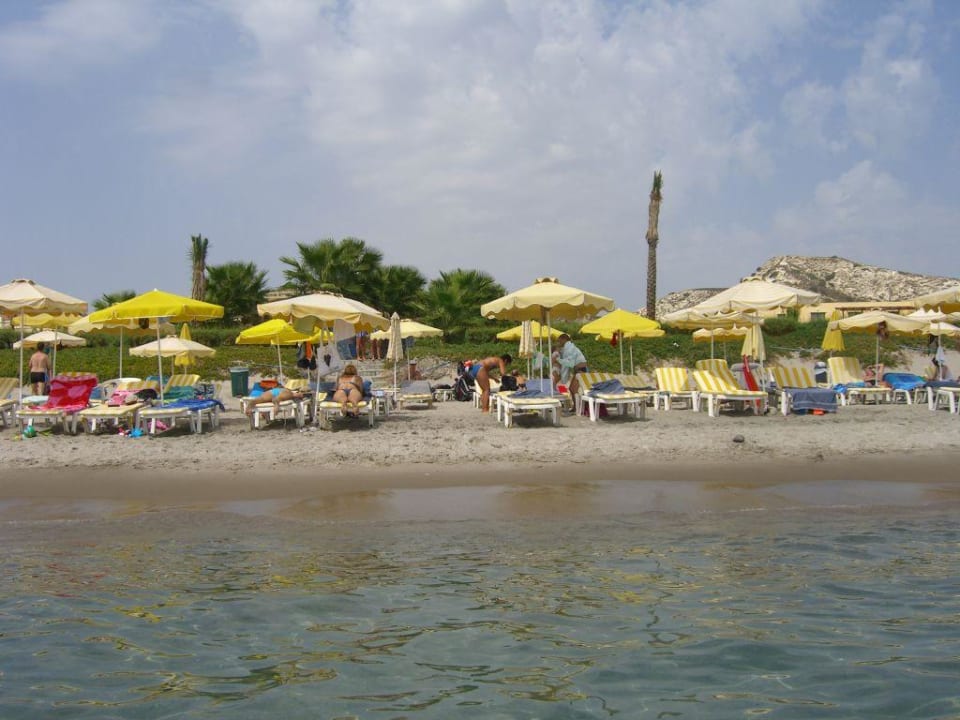 Strand vor dem Hotel Porto Bello Beach