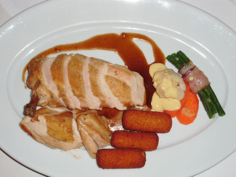 Hauptgang-Hähnchenbrust  Hotel Pistono