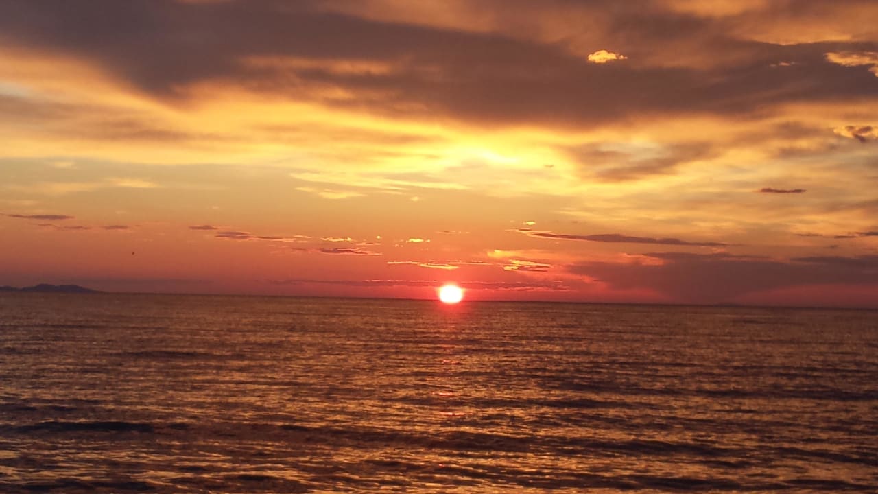 Wunderschöne Sonnenuntergänge Hotel Pinija