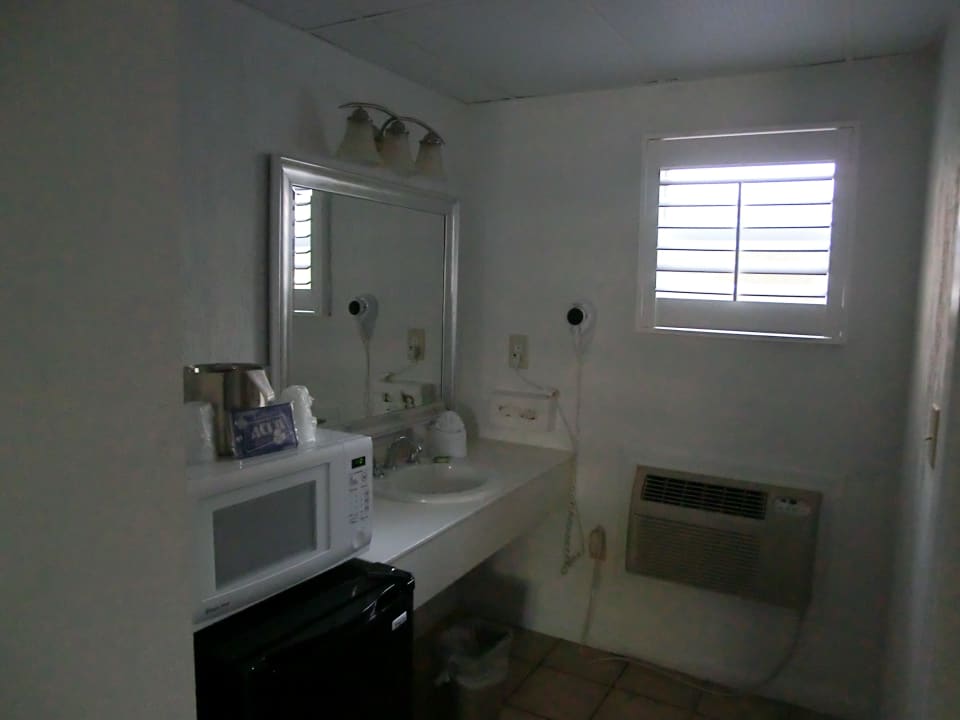 2. Waschbecken Zimmer 103 Motel Blue Marlin