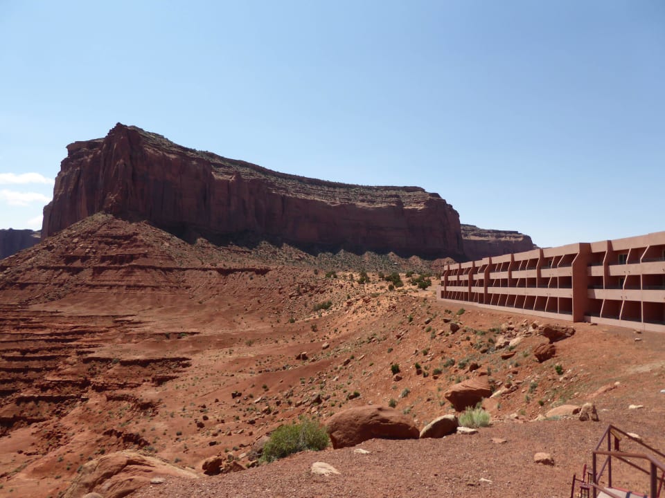Das Hotel fügt sich perfekt in die Landschaft ein The View Hotel