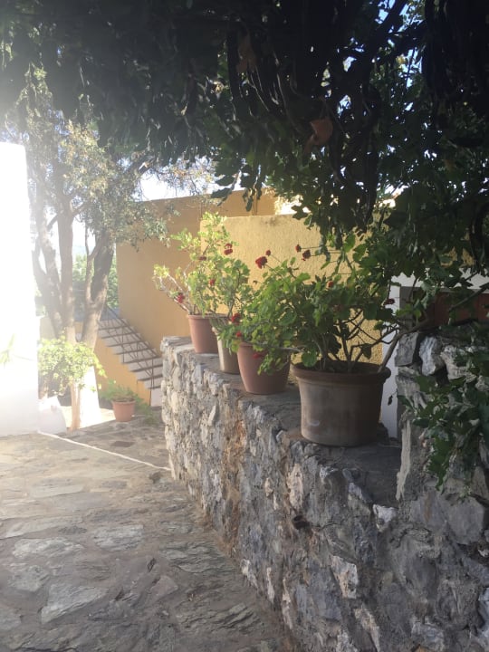 Gartenanlage Arolithos Traditional Cretan Village Hotel