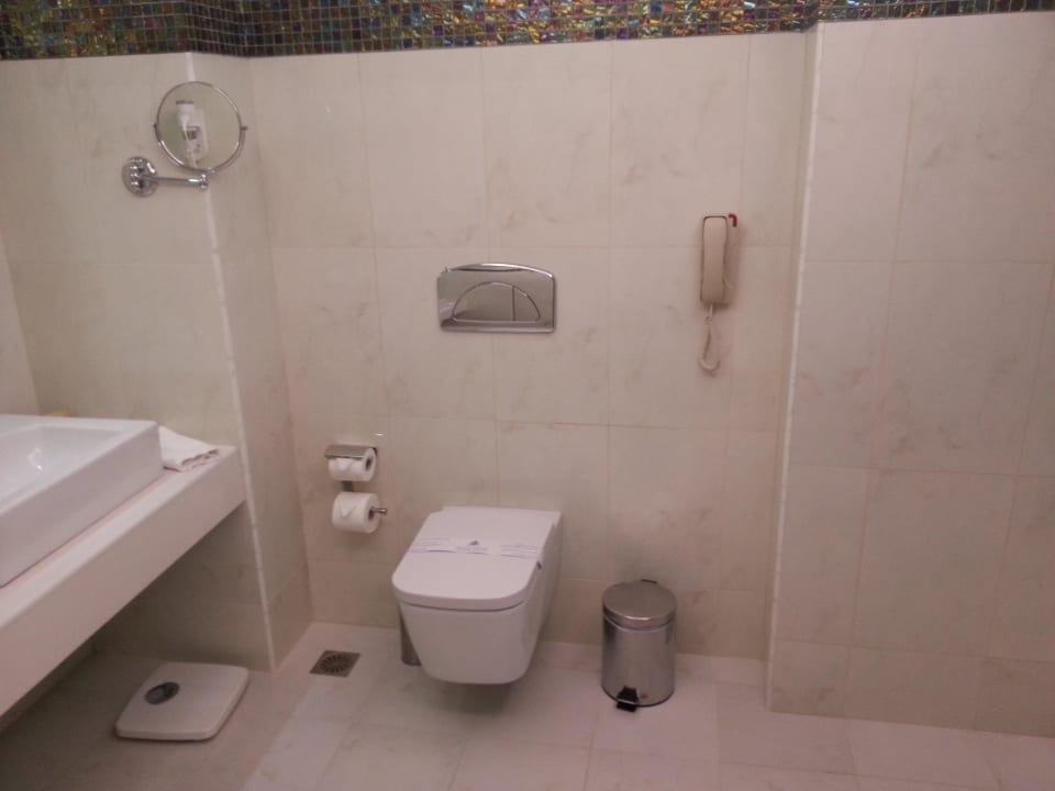 Bad Atrium Platinum Luxury Resort Hotel & Spa