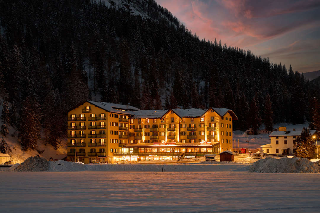 Außenansicht Grand Hotel Misurina