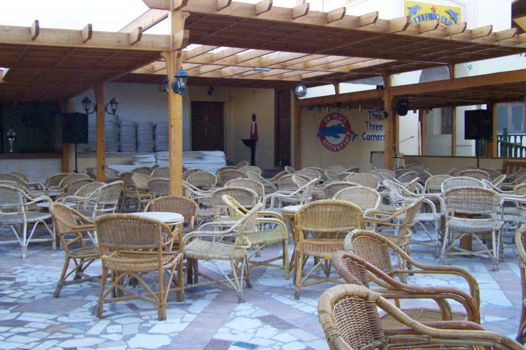 Peanuts-Bar Three Corners Rihana Resort Deluxe