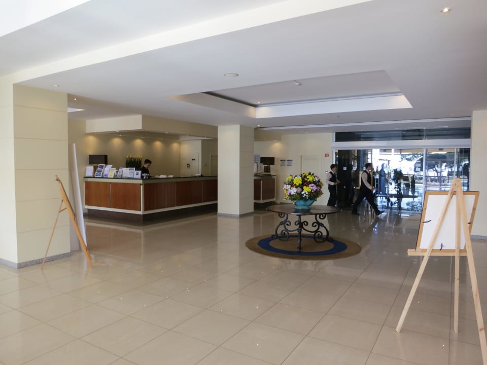 Lobby Area PortoBay Falésia