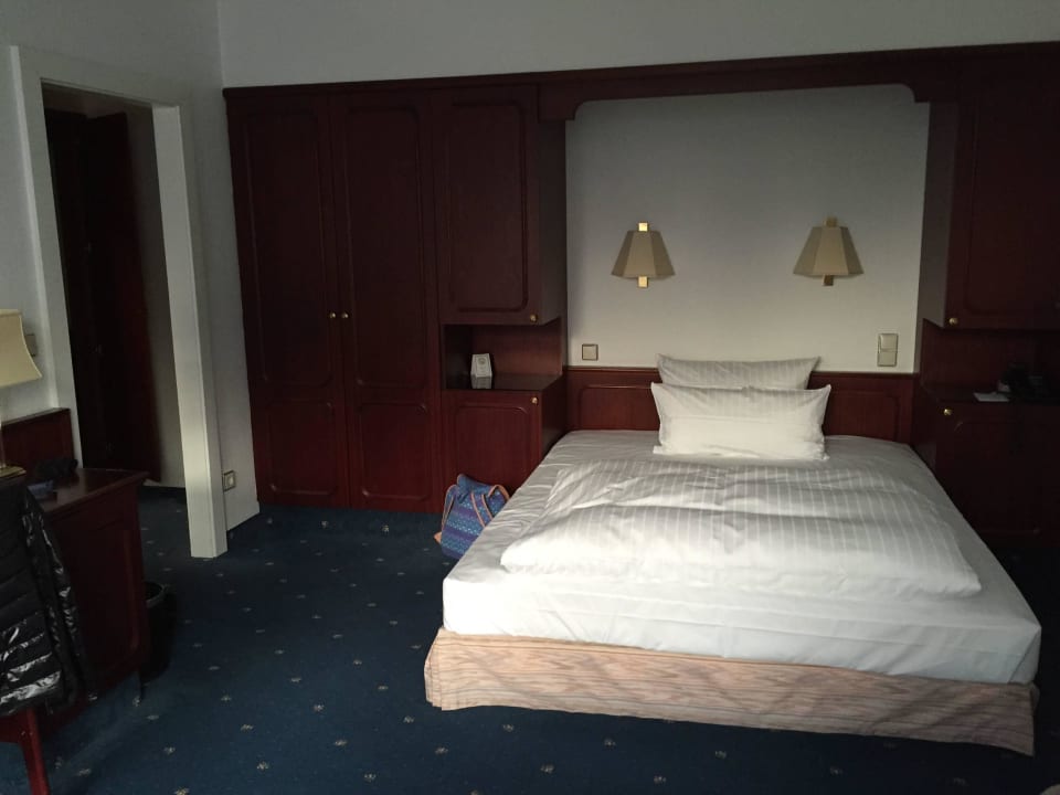 Das Bett Bernstein Villa Kastania