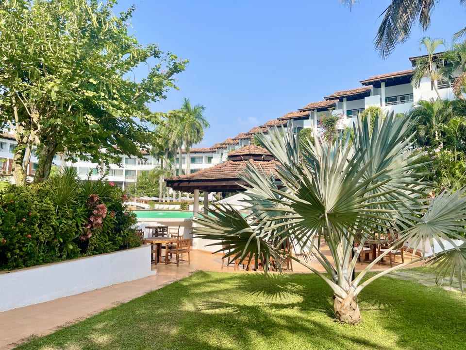 Gartenanlage Hotel Lanka Princess Ayurveda