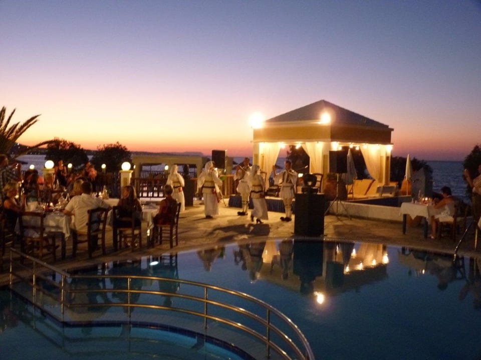 Gretischer Abend Alexander Beach Hotel & Village Resort