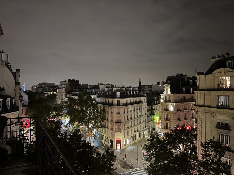 Ausblick Hotel Camille Paris Tapestry Collection by Hilton