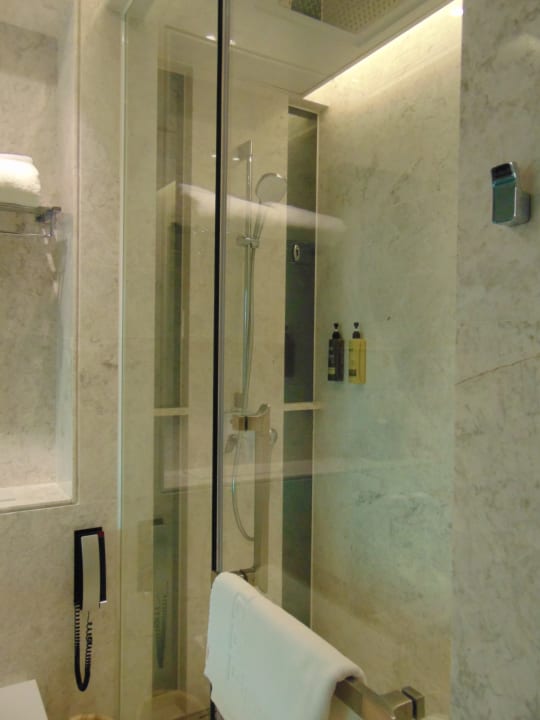 Zimmer Harbour Grand Kowloon