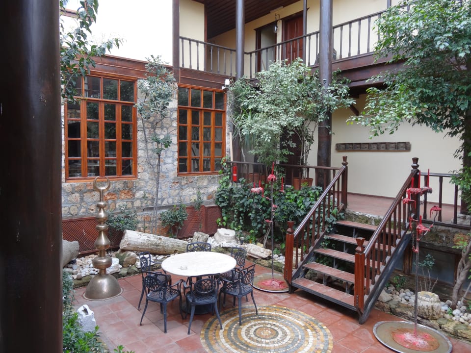 Innenhof Alp Pasa Hotel - Special Class