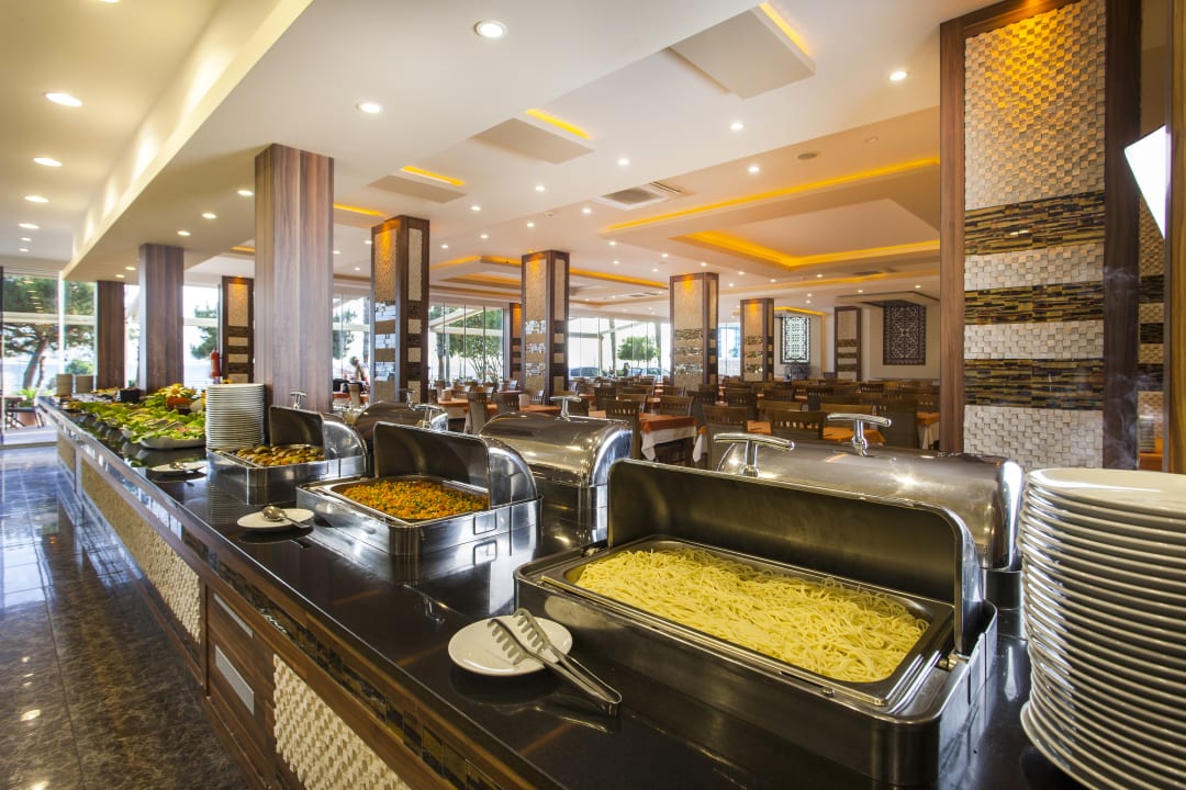 Restaurant Hotel Kleopatra Ada Beach