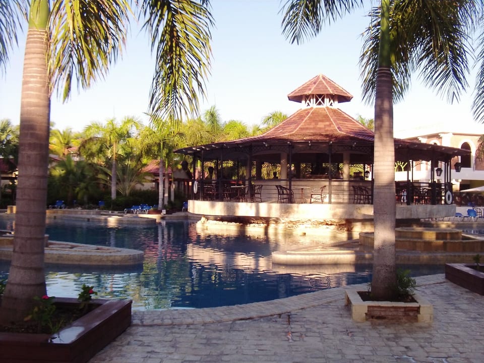 Bar am oberen Pool Villas Bavaro Resort & Spa