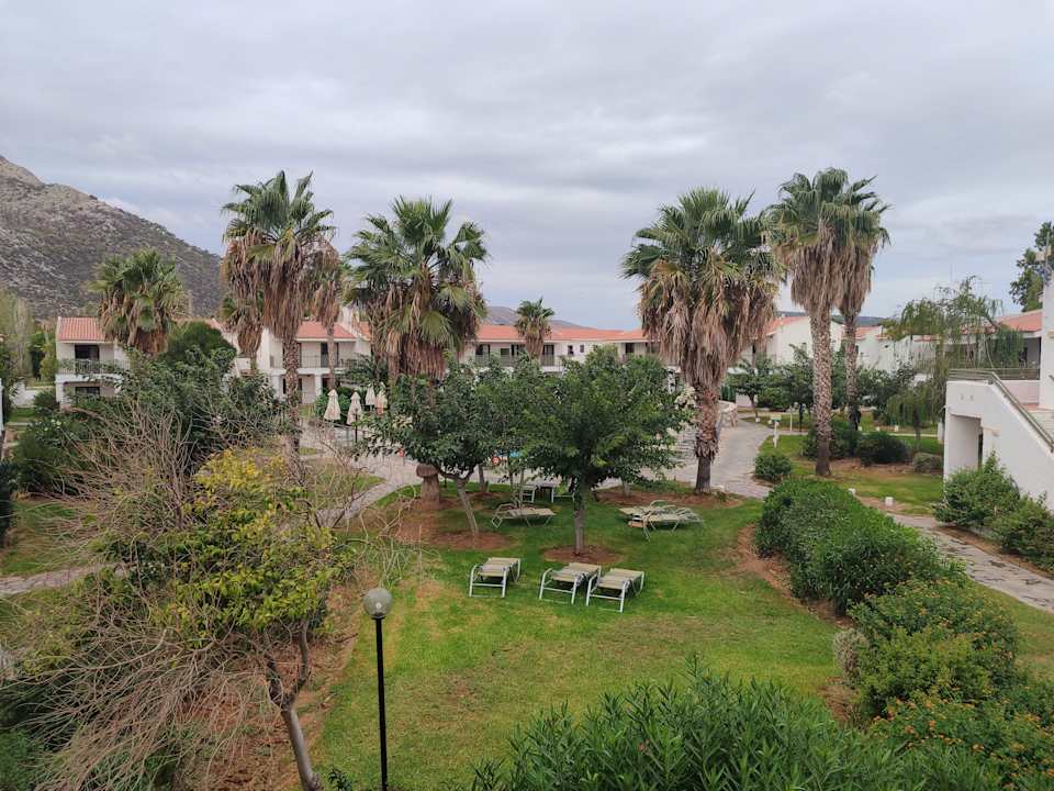 Gartenanlage Golden Coast Hotel & Bungalows