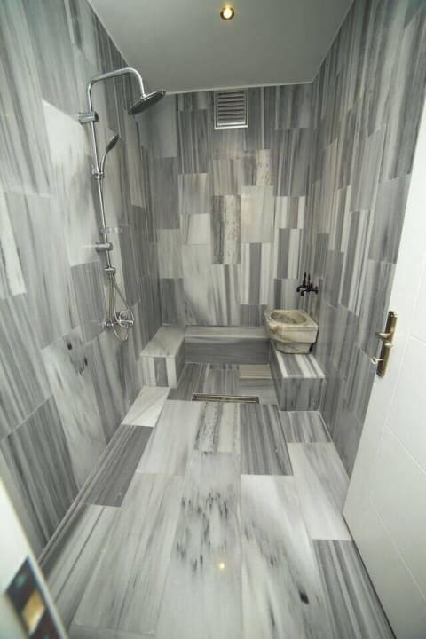 Bathroom Old Mile Suites