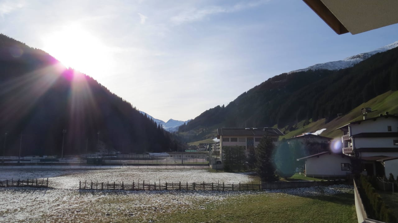 Blick vom Balkon zum Gletscher Auenhotel