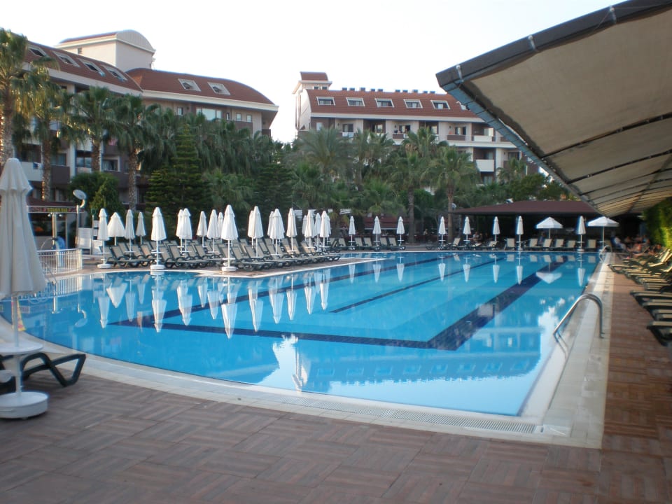 Pool an der Poolbar Hane Family Resort