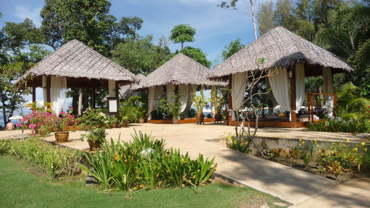 3 Massage Überdachungen Khao Lak Merlin Resort