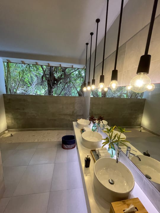 Lobby NH Collection Maldives Havodda Resort