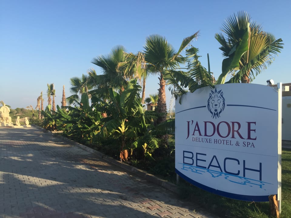 Strand J'adore Deluxe Hotel & Spa